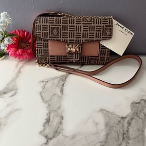 Ann Klein Crossbody On Chain.! New.!